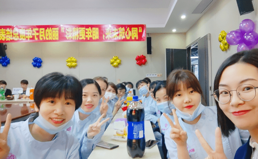 同心同行,共创未来,丽的月子创始人谢建洪受邀出席年会并发表重要讲话